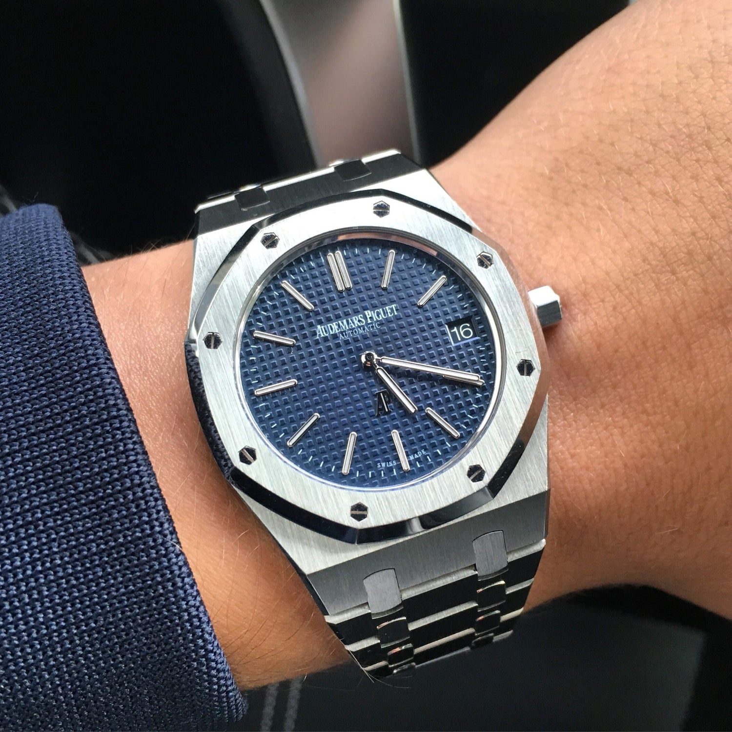 Royal Oak or Nautilus? ChatGPT decides